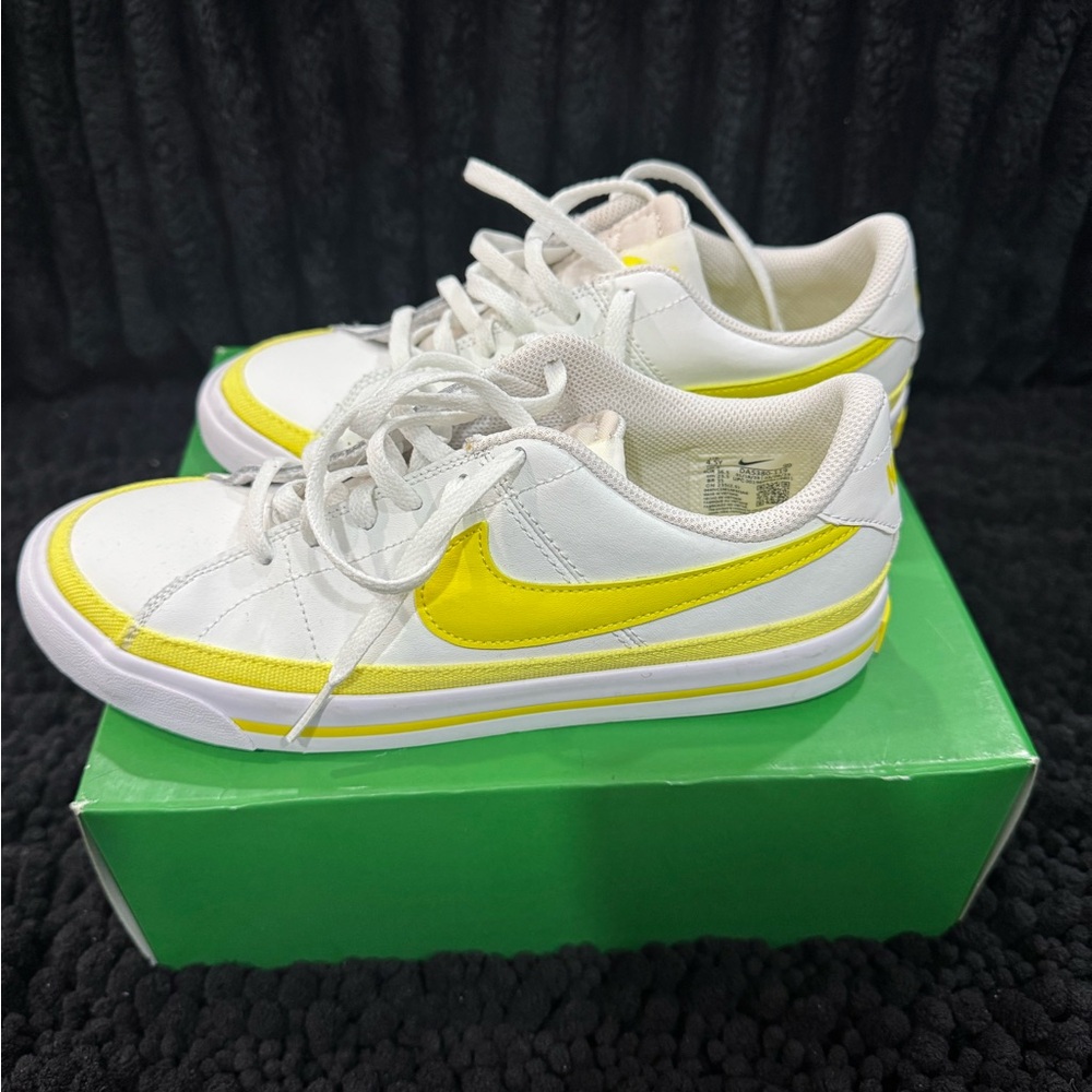 Nike White and Yellow Women's Sneakers: Used